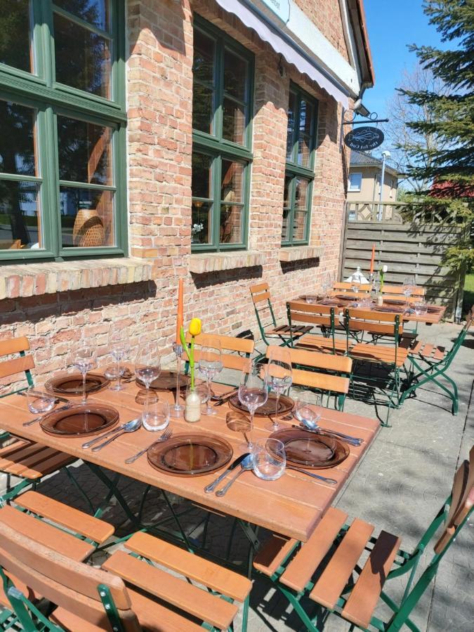 Pension & Restaurant "Alte Schule" Kluis Exterior photo